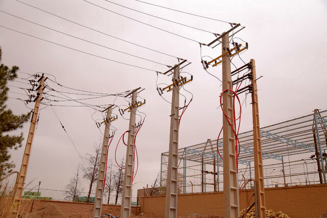 تجهیزات خانگی و صنعتی پرمصرف، شبکه برق کشور را فرسوده کرده است