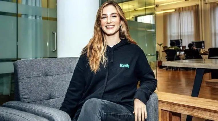 رقص روی پول | زنی که روی آینده قُمار کرد