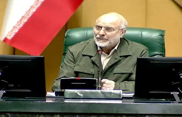کجا نوشته شده که حقوق طی سال فقط یک‌بار افزایش پیدا کند؟/ ویدئو