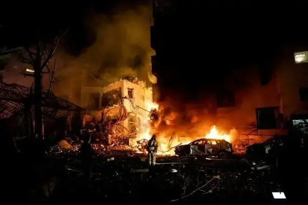 روز هجدهم حمله آمریکا و اسرائیل به ایران/ شنیده شدن صدای جنگنده در آسمان تبریز/ صدای انفجار مهیب در شرق تهران/ صدای جنگنده ها در آسمان کرج