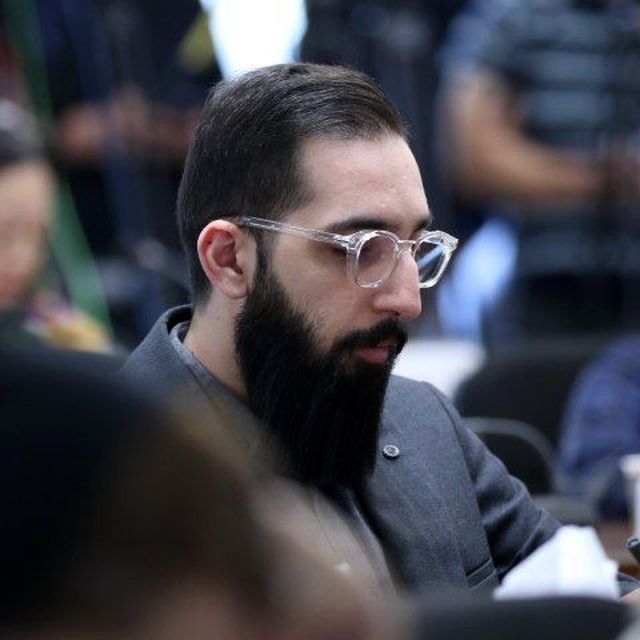 میان صلح و ایستادگی، یک راه و دو تکلیف
