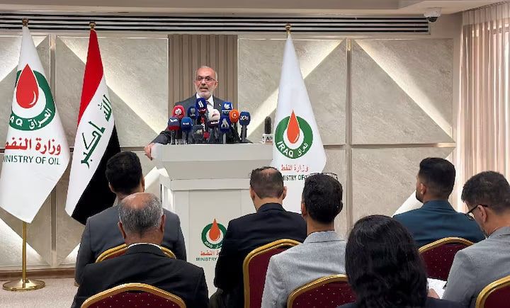 عراق در ماه آوریل ۱۰ میلیون بشکه نفت از طریق تنگه هرمز صادر کرد/ نسبت به حدود ۹۳ میلیون بشکه در ماه قبل از جنگ آمریکا علیه ایران، کاهش قابل ملاحظه‌ای یافته است