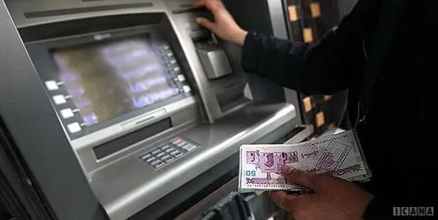 ۲۵ روز اختلال بانکی/ ۱۰۰ همت خسارت و یک سوال: وزیر اقتصاد کجاست؟