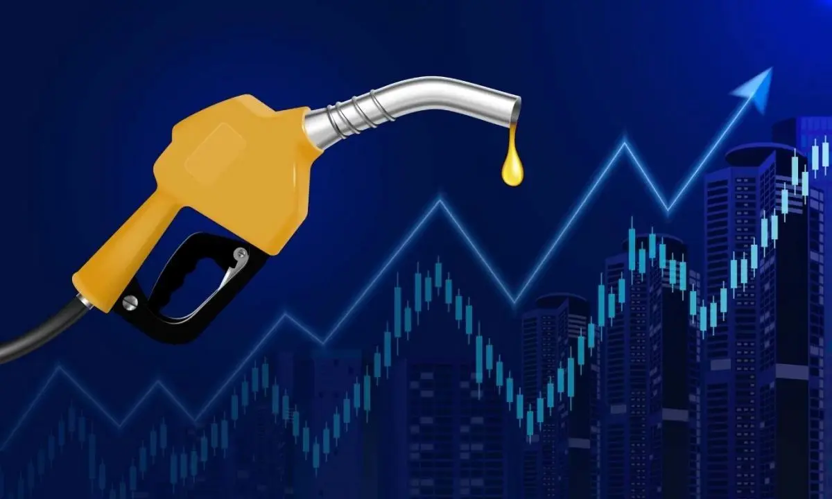 افزایش قیمت بنزین، راه‌حل بحران انرژی نیست/ دولت از اصرار بر دلالیِ انرژی دست برداشته و اجازه شکل‌گیری بازار را بدهد
